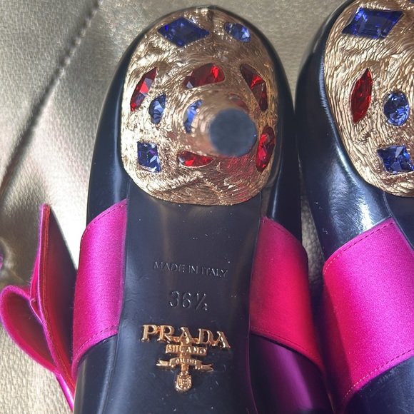Prada; size:6.5 black leather. - Picture 5 of 6